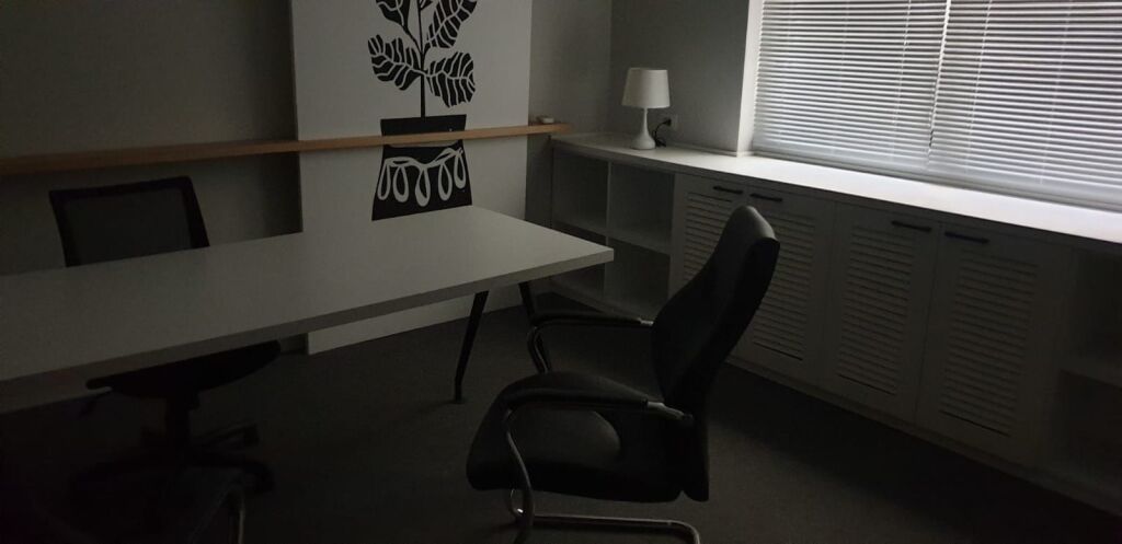 Qera | Apartament 1 + 1 i përshtatur për Zyrë | Bllok| 800 €/muaj
