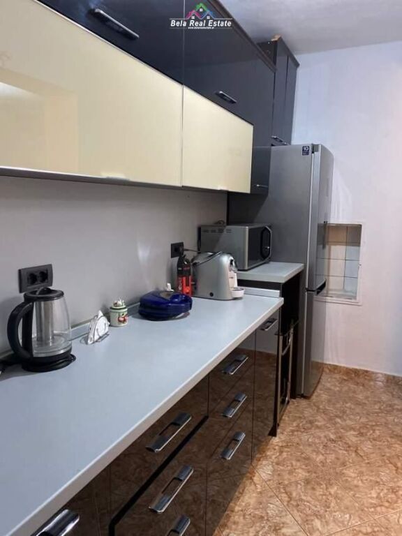 Appartamento in affitto 2+1 vicino alla Scuola di Balletto (ID B22194) Tirana