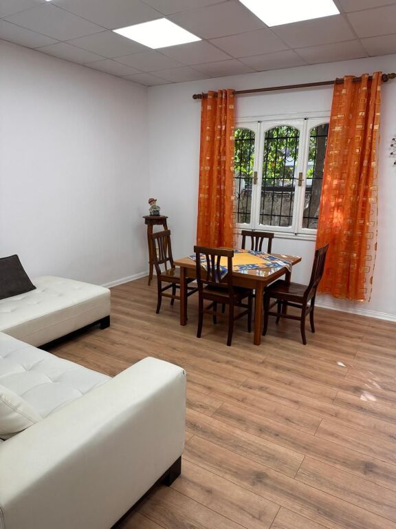 3-storey villa + 2 parking spaces for rent at Xhamlliku, Oxhaku.
