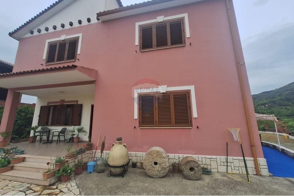 Vilë - Për Qira - Pezë Helmës, Tiranë(ID: 530411012-80)