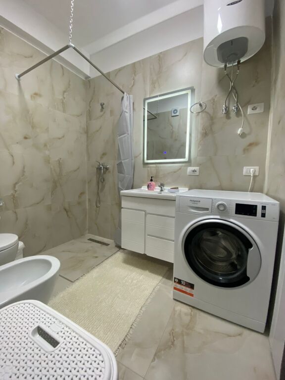 Affitto | Apartament 2 + 1 + 2 | Rruga 5 Maji | 650 €/mese