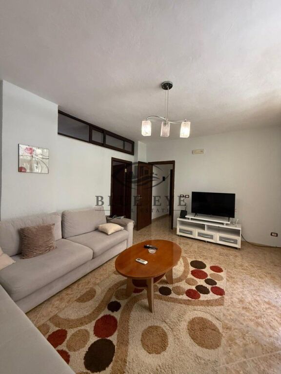 Apartament 1+1 me qira pranë Gjykatës!