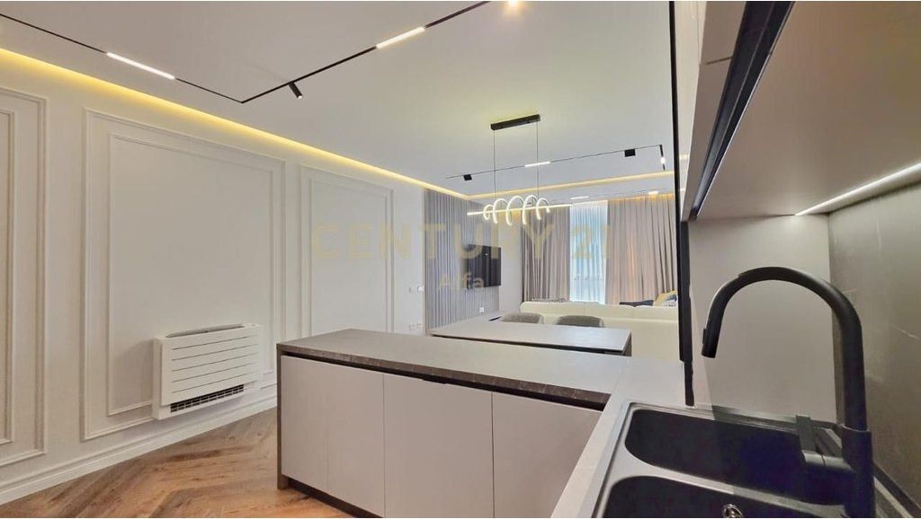Apartament Luksoz 3+1+2 + Post Parkimi per Qira tek "Golden Residence"!