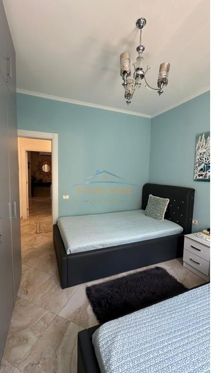 For sale, Apartment 2+1+2+ Garage, Botanical Garden, Tirana