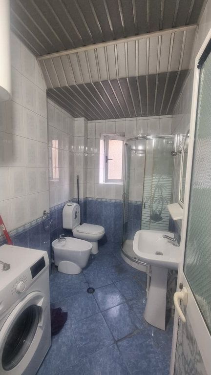 Shitet, Apartament 3+1+2+Depo, Rruga e Kavajës, Tirane