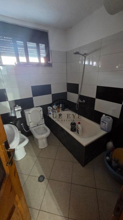 🏡 3+1 Apartment for sale near the Hospital – Durrës!