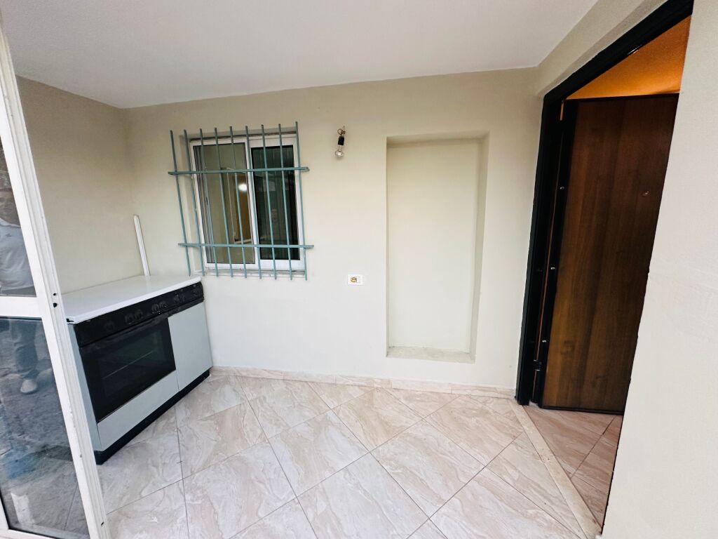 Affittasi Appartamento 1+1+1 Veranda