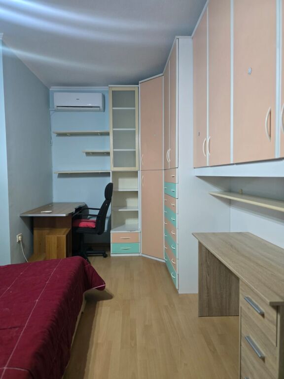 Apartament 2+1+2 me Qera ne rrugen Sami Frasheri