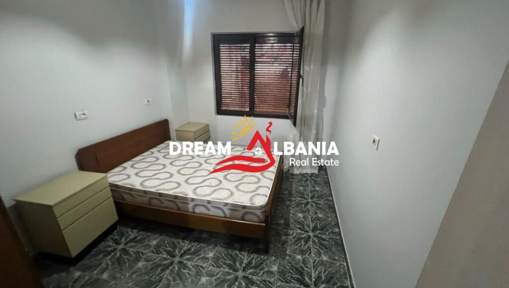 Jepet me qera Apartament 1+1 tek Komuna e Parisit prane Kristal Center ID(4219510)