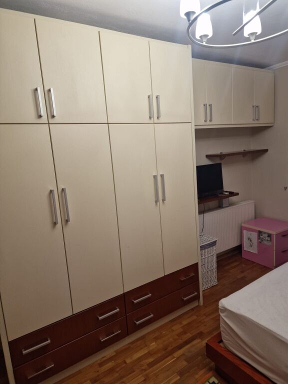 🏢Barrikadave Street, near Hotel Areela, a 2+1+2 apartment, furnished, is for rent. 90,000 Leke