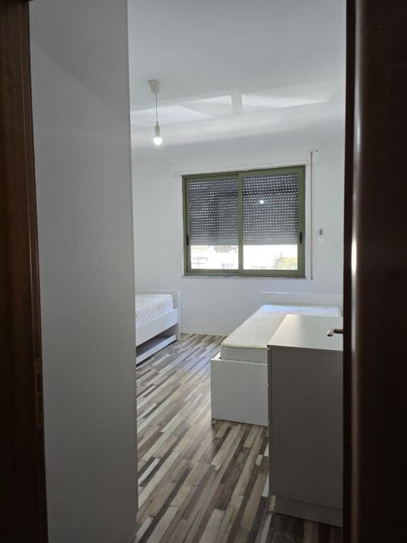 Apartament ne shitje 2+1 Komuna e Parisit