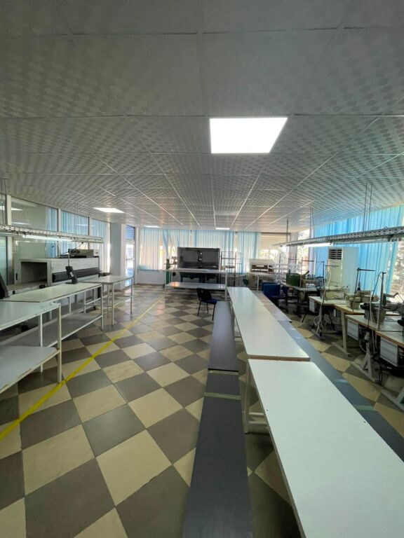 Fully Equipped Garment Factory for Rent – 1,400 m²