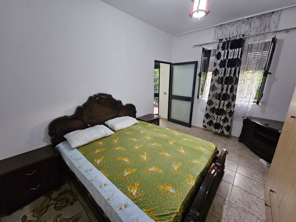 Qera | Apartament 1 + 1 | Rruga Todi Shkurti | 300 €/muaj