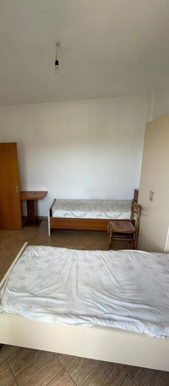 GARSIONERE 16000 LEKE.VILAT GJERMANE.