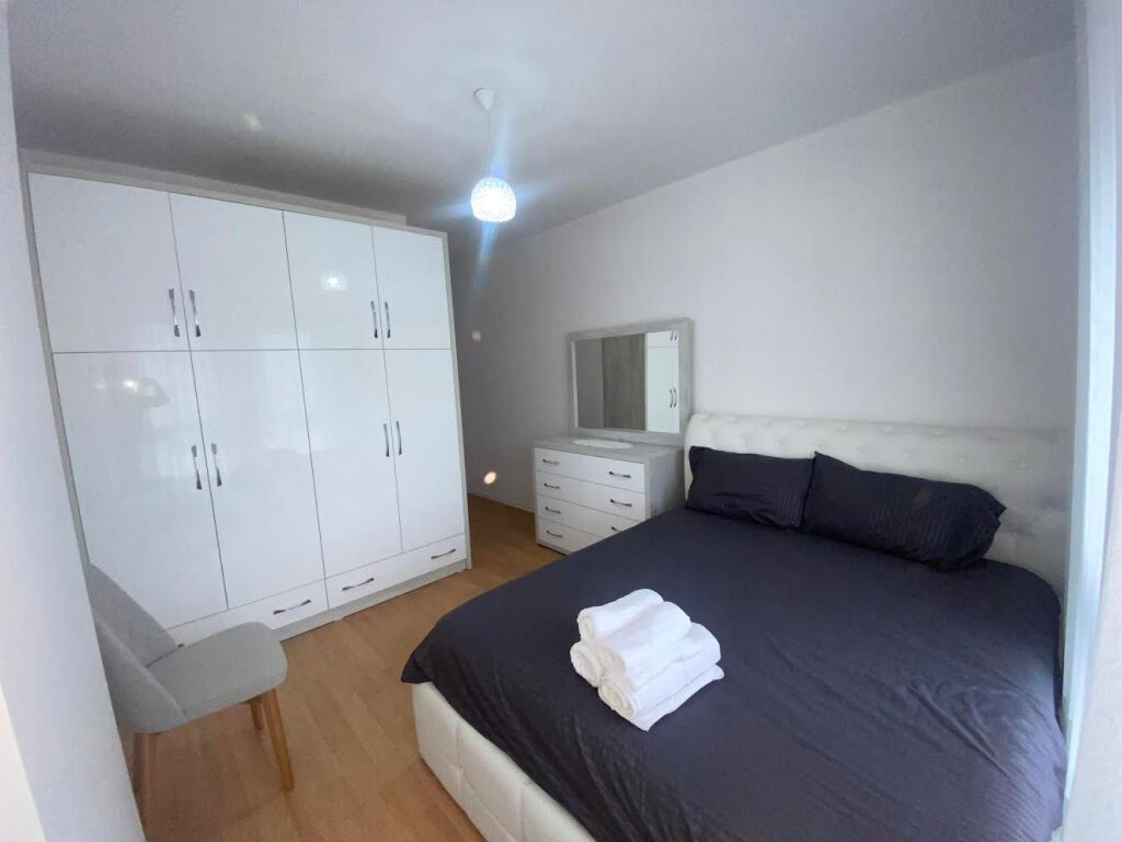 Affitto | Apartament 2 + 1 + 2 | Rruga 5 Maji | 650 €/mese