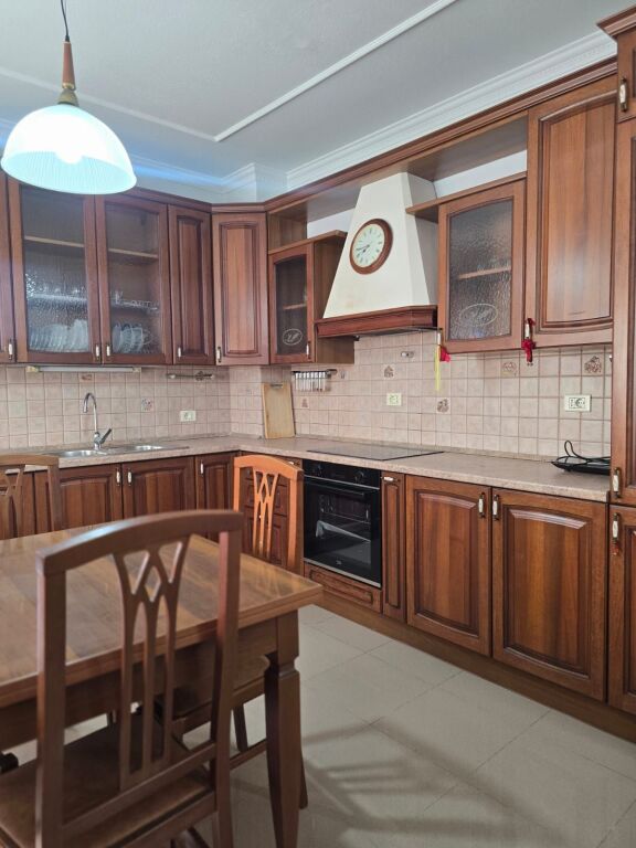Apartament 2+1+2 me Qera ne rrugen Sami Frasheri