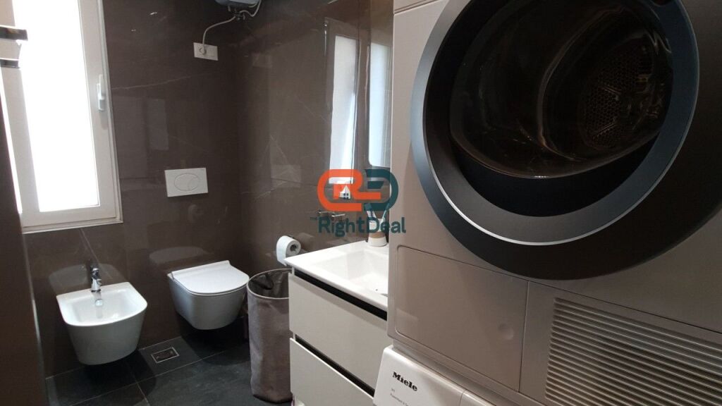 Tek Rruga E Kavajes, Jepet Me Qira Apartament 1+1, I Mobiluar Totalisht !!!