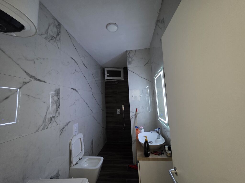 📍5 Maji Shitet Apartament 2+1+2 + Post Parkimi