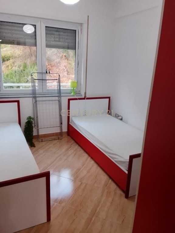 JEPET ME QERA APARTAMENT 3+1+2 NE CURRILA !