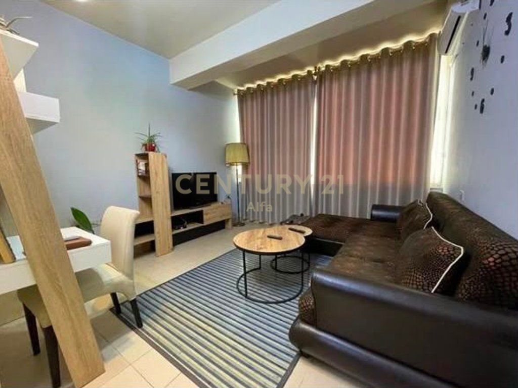Appartamento 1+1+ cucina separata al Bulevardi Zogu i Pare!