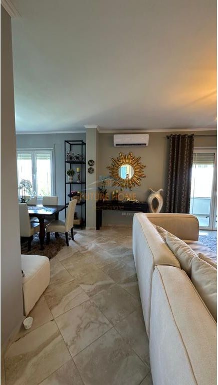 For sale, Apartment 2+1+2+ Garage, Botanical Garden, Tirana