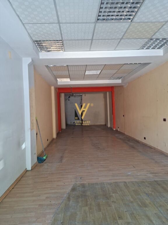 SHOP FOR RENT 70 M2 IN LAPRAKE 110,000 LEKE
