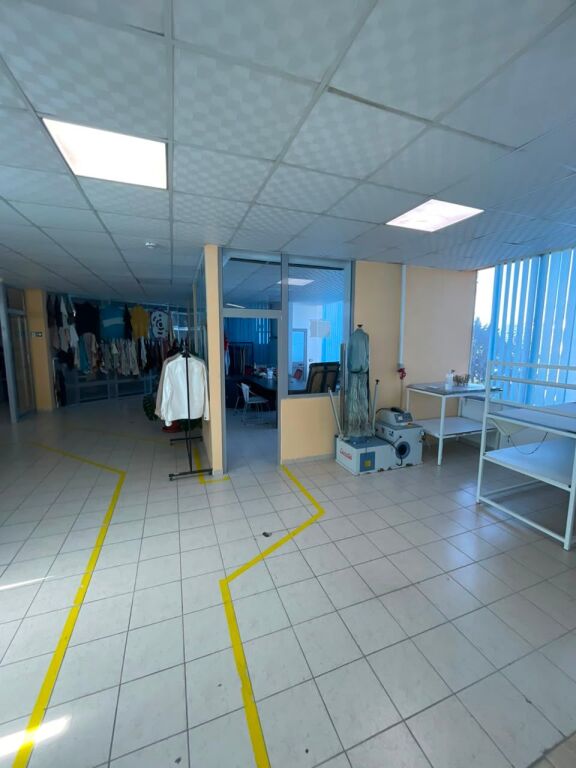 Fully Equipped Garment Factory for Rent – 1,400 m²