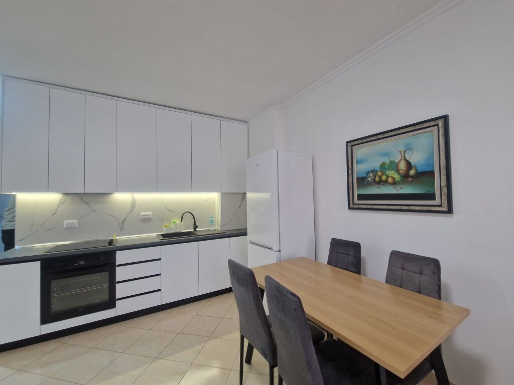 Apartament 1+1 tek pallati cabej