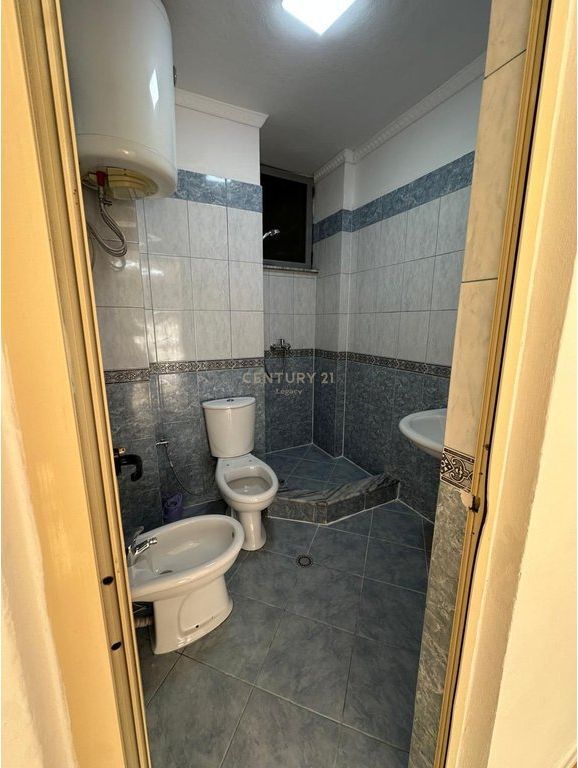 Shitet apartament  2+1+2 te FRESKU !