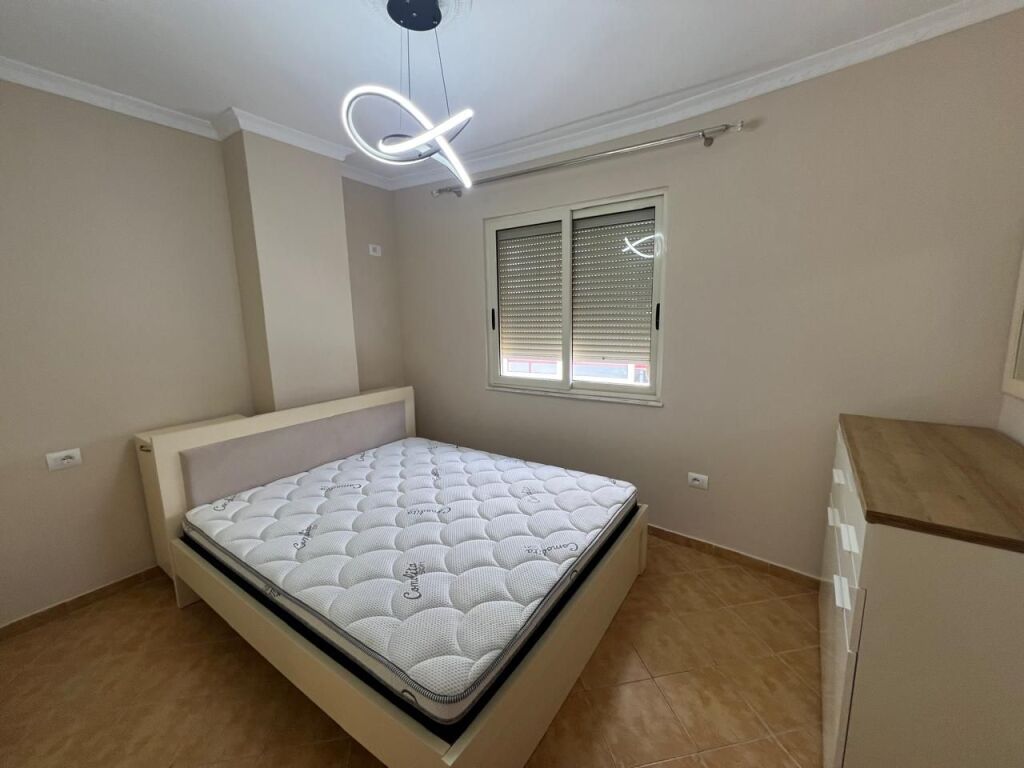 Shitet 1+1, Astir, Buze Rruges Kryesore, 116 mln leke