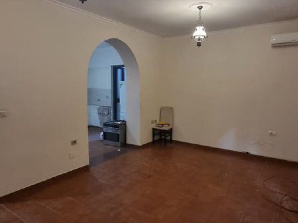 Shitet, Apartament 3+1+2+Depo, Rruga e Kavajës, Tirane