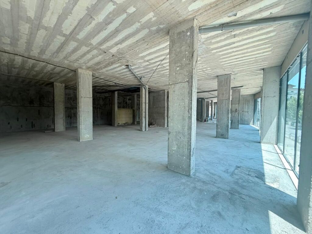 Commercial space for rent near the Zoo