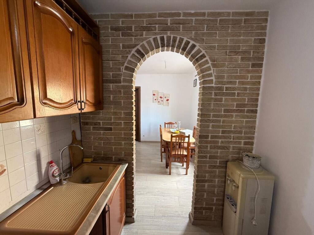 Shitet Apartament 2+1