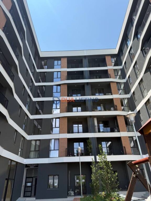 Ofrojme per shitje apartament 2+1 ne zonen e Paskuqanit tek Rezidenca Albulena.