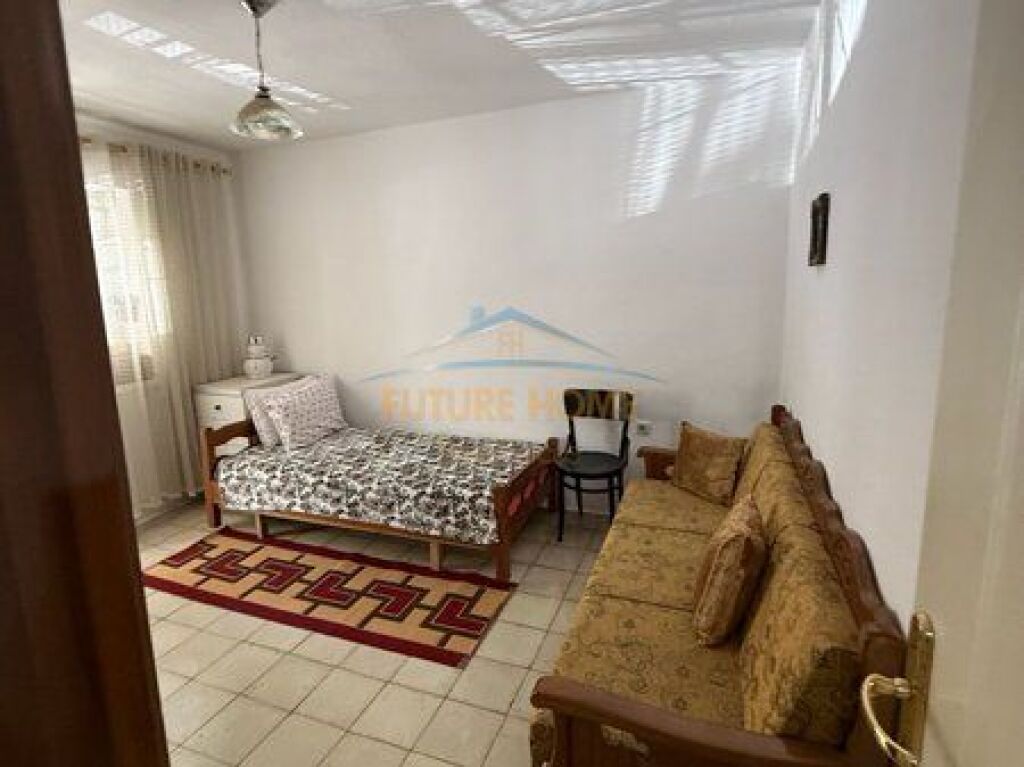 Shitet, Apartament 3+1, Ali Demi, Tiranë.