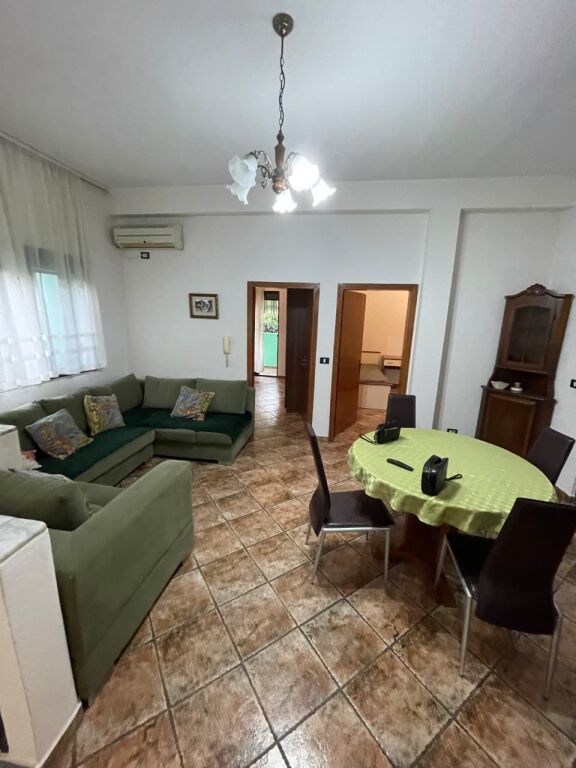 Appartamento 2+1 in affitto in Via Durazzo, vicino all'Hotel Colosseo, Zogu i Zi, Via Kavaja, 21 Dhjetori.
