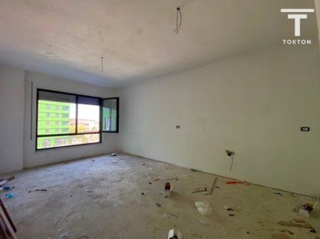 SHITET, APARTAMENT 3+1+2, RRUGA: "5 MAJ", TIRANË