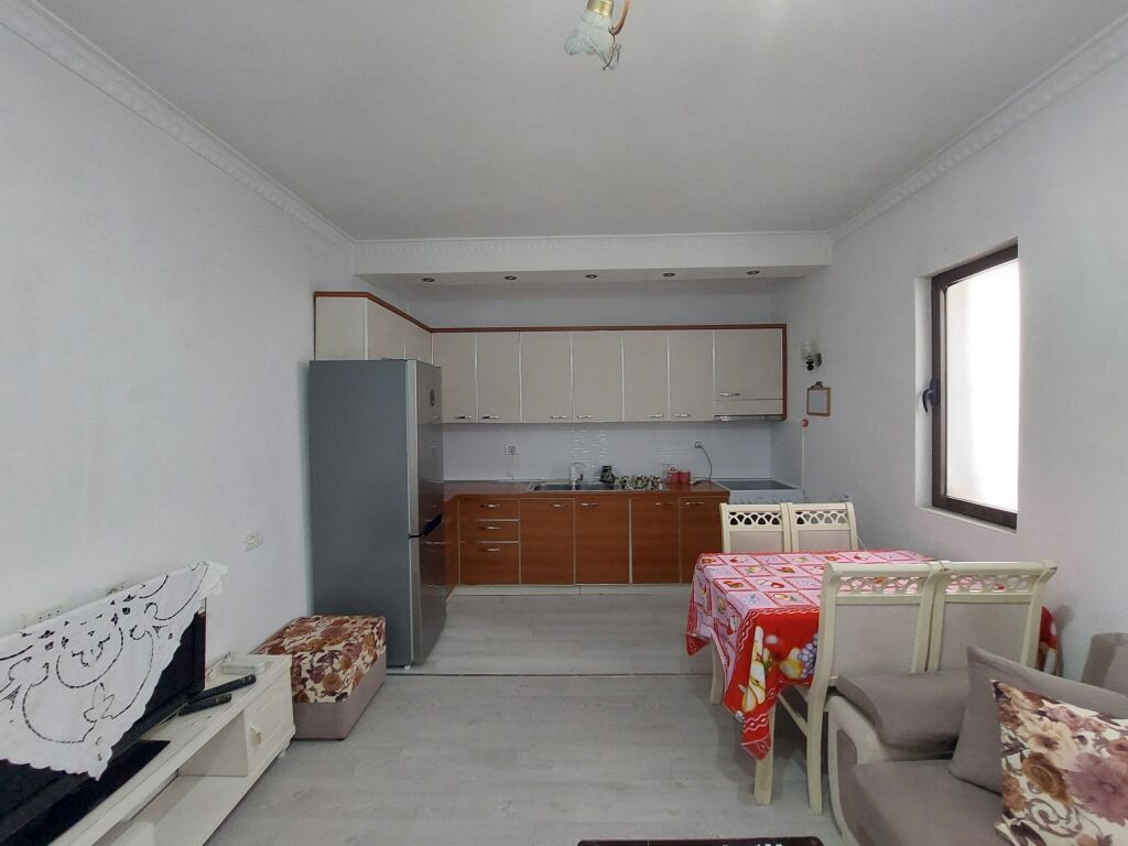 Affitto | Shtëpi private 2 + 1 | Spitali Amerikan 2 | 500 €/mese