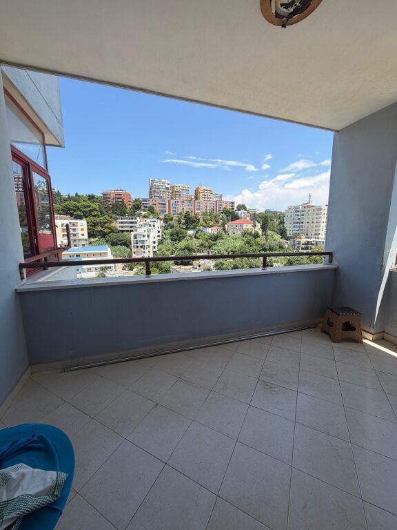 Shitet Super Apartament ne Vollga