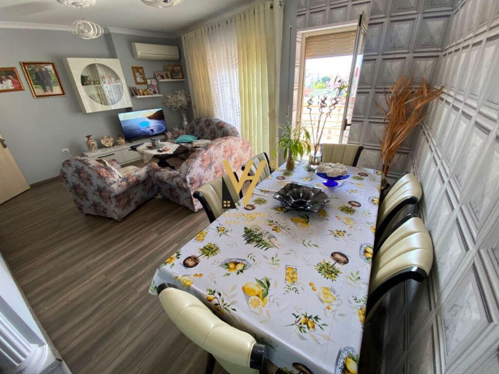 SHITET APARTAMENT 2+1+2+BLK TE STACIONI TRENIT 260.000 EURO