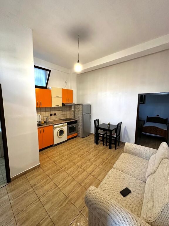 Affitto | Shtëpi private 1 + 1 | Rruga Irfan Tërshana | 270 €/mese