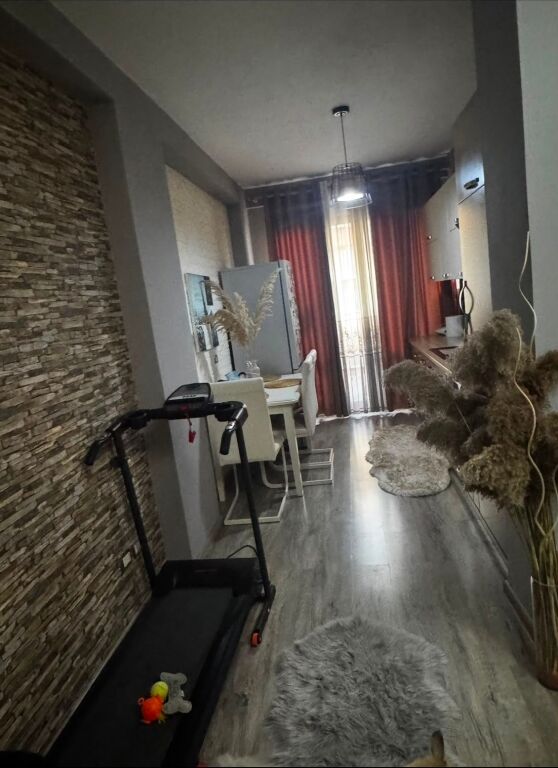 Jepet me qira apartament 1+1