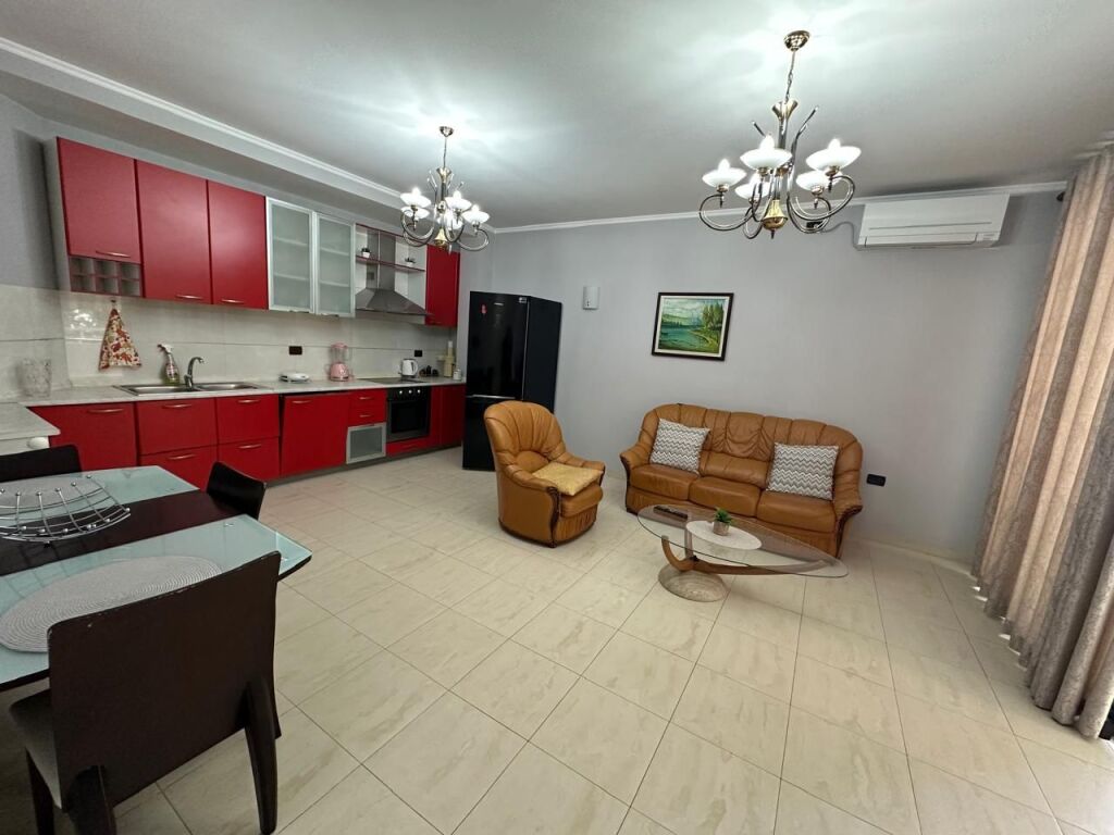🏢Tek Bulevardi Zogu I,jepet me qera apartament,2+1,i mobiluar.60,000Leke
