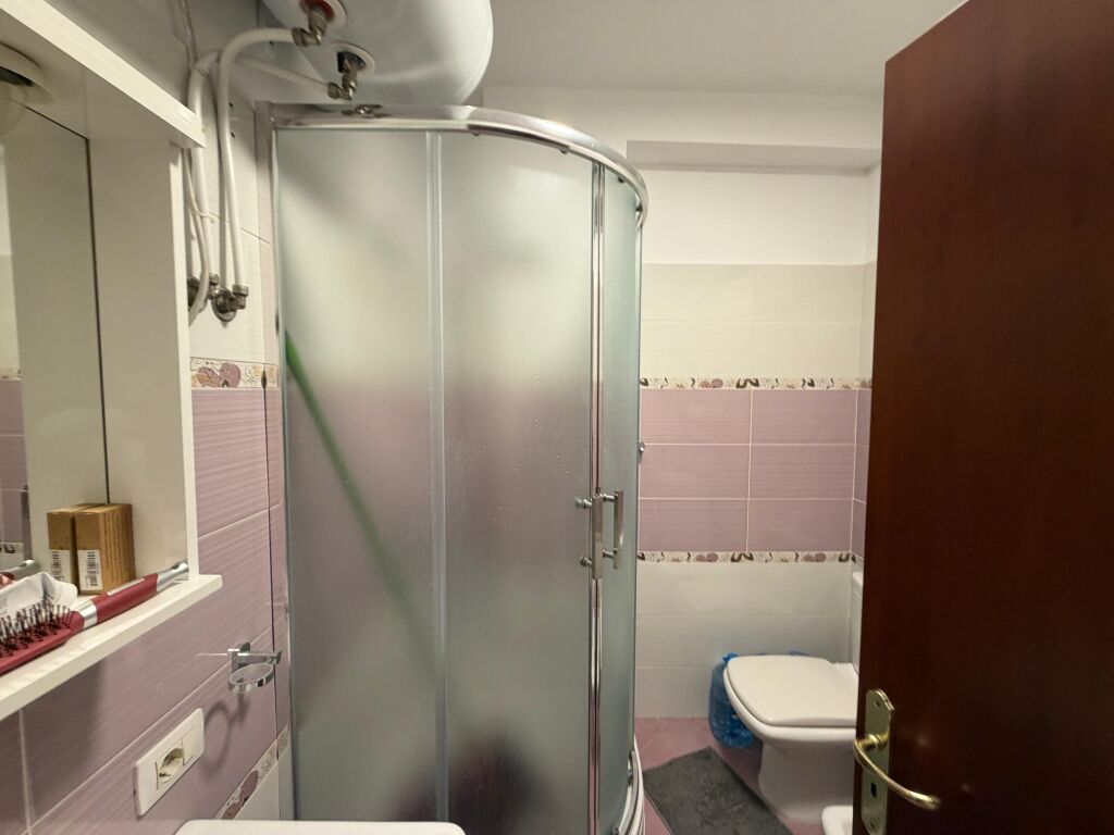 Shitet Apartament 1+1