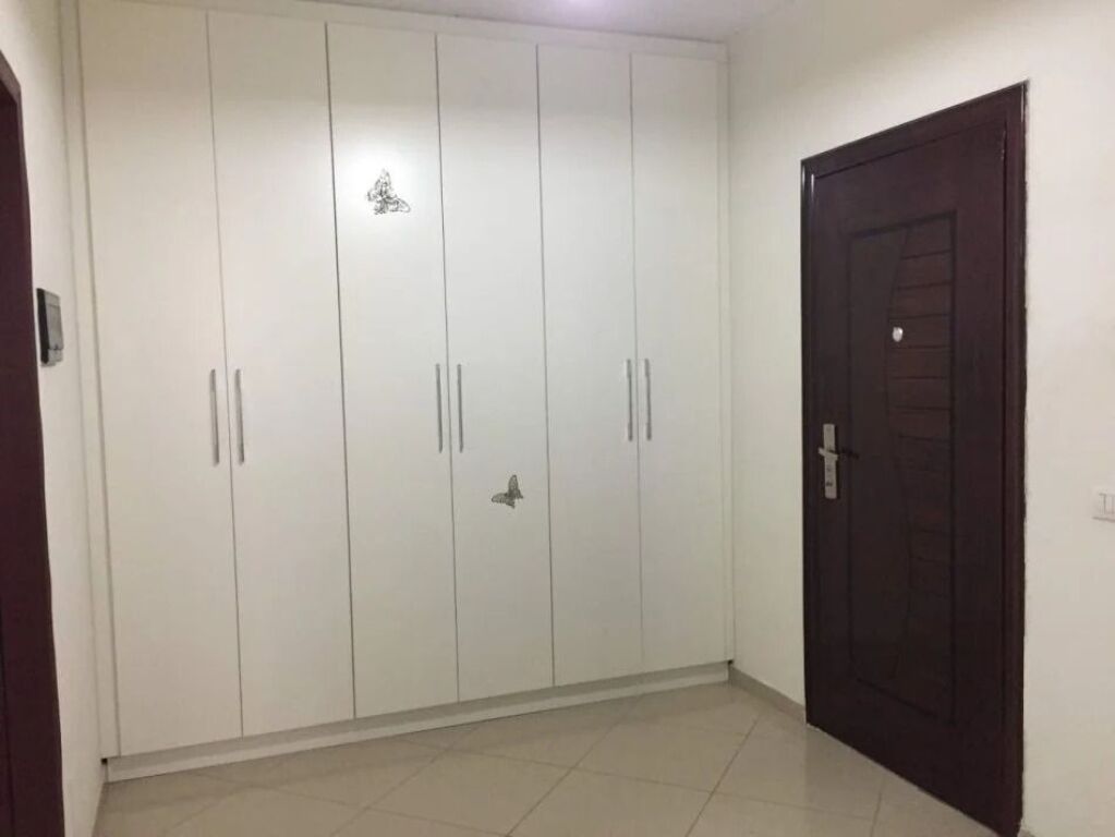 🏢Ne zonen e Astirit,prane Return Coffe,jepet me qera apartament 2+1+2,i mobiluar 55,000Leke