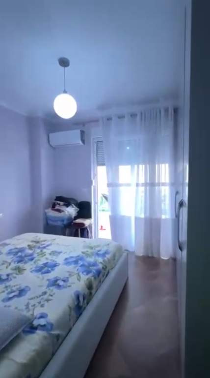Shitet Apartament 2+1+2+ Verande Liqeni i Thate !