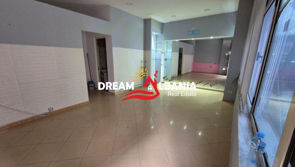 Shop for sale on Kongresi Manastirit Street near Pediatrics in Tirana (ID 4171553)