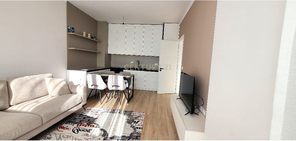 Appartamento 2+1 in affitto nel complesso Erli-D, Porcelan, Kinostudio
