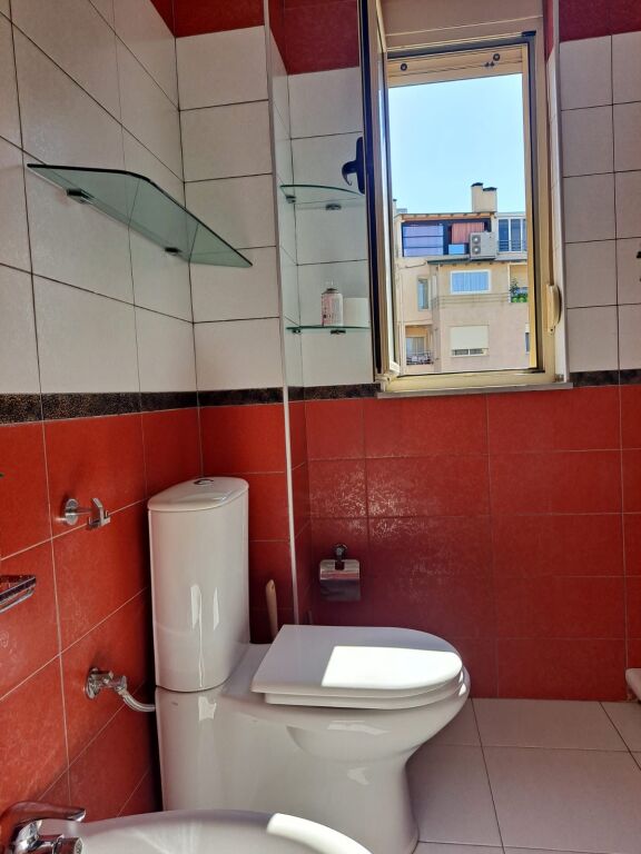 Apartament 2+1 per Shitje Liqeni Thate
