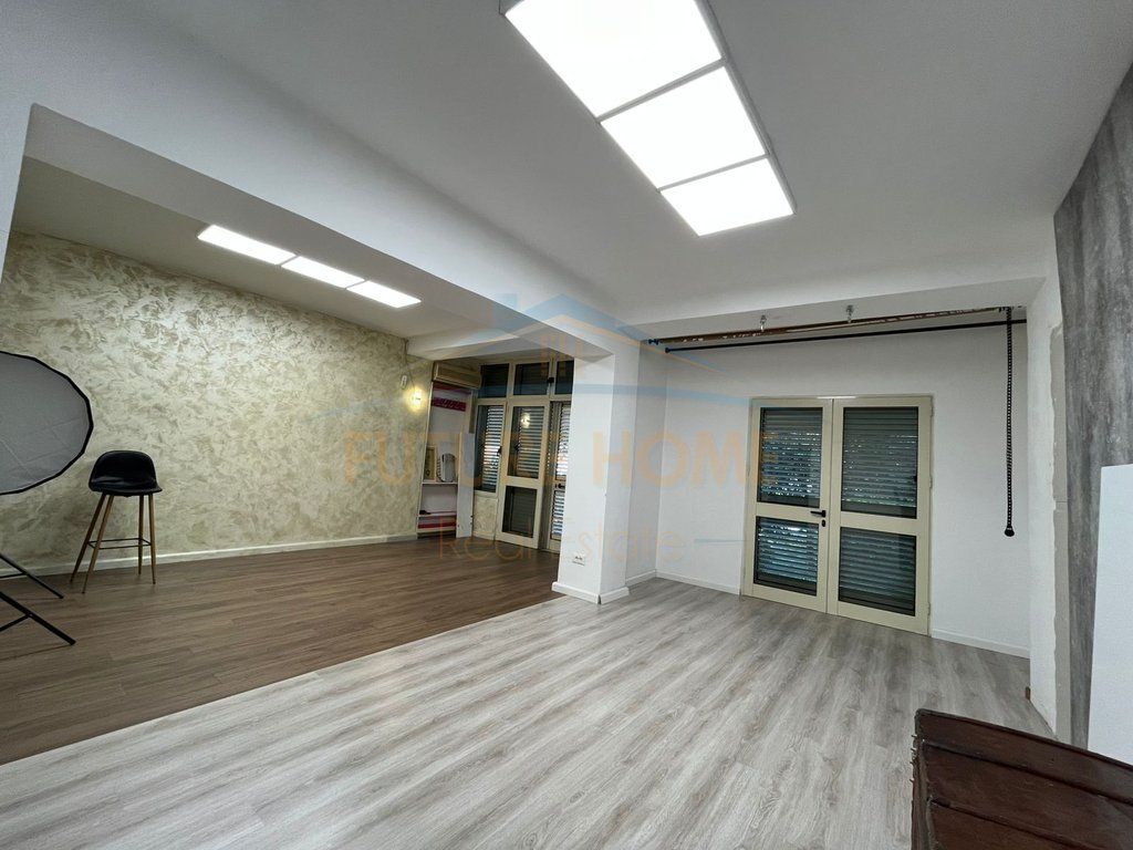 Durres, business premises for rent Ground floor, 60 m² 800 € (Neighborhood 17, Durres)
